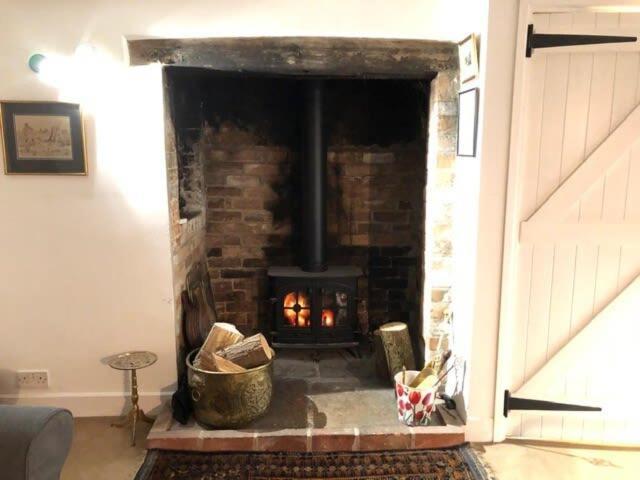 River Cottage A Country Retreat In Wooded Gardens East Stoke  Екстериор снимка