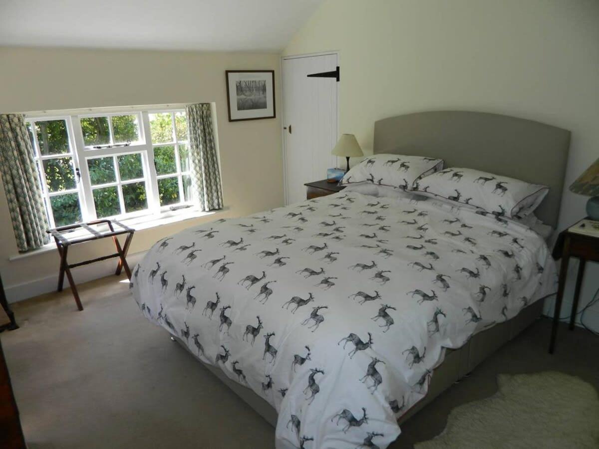 River Cottage A Country Retreat In Wooded Gardens East Stoke  Екстериор снимка
