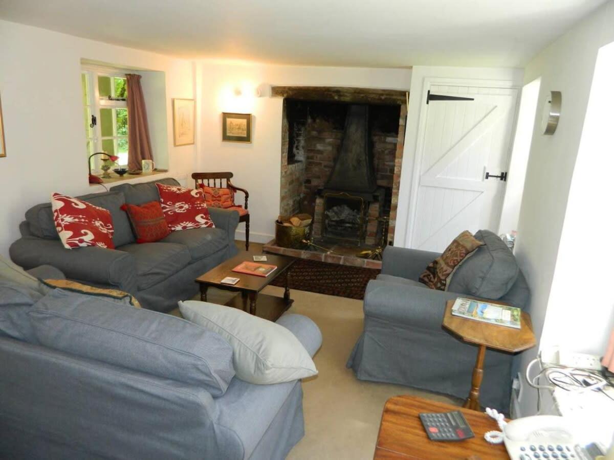 River Cottage A Country Retreat In Wooded Gardens East Stoke  Екстериор снимка