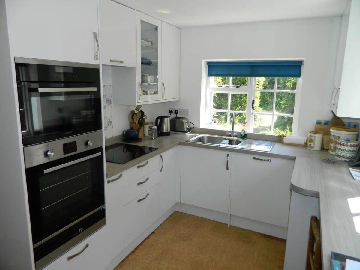 River Cottage A Country Retreat In Wooded Gardens East Stoke  Екстериор снимка