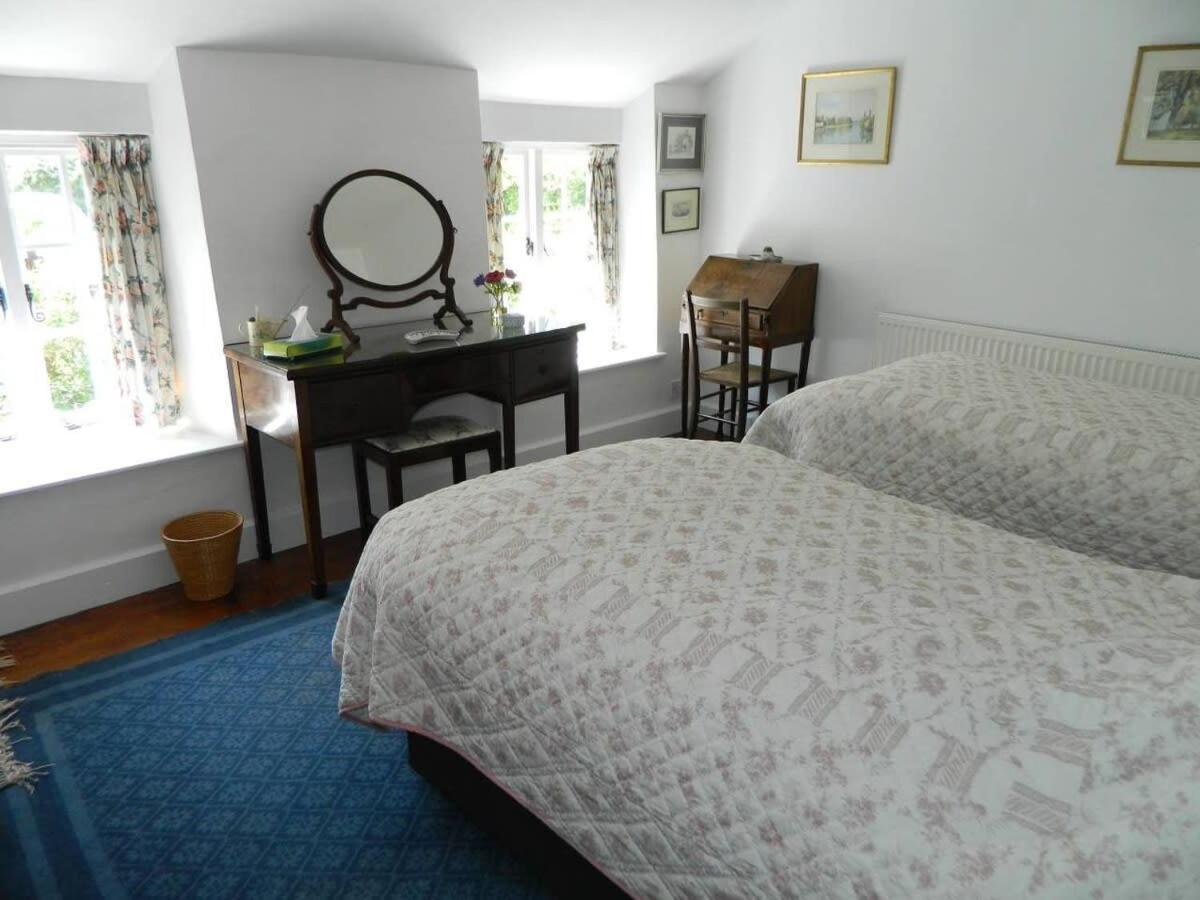 River Cottage A Country Retreat In Wooded Gardens East Stoke  Екстериор снимка